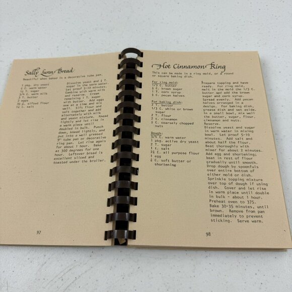 Woodlawn Plantation Cook Book 1979 Nelly’s Needlers Great Collection Of Recipes - Picture 9 of 13